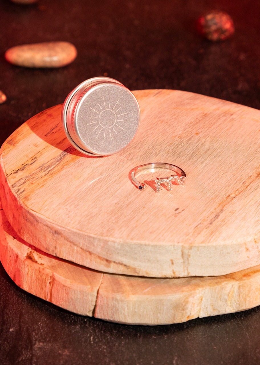 Imagen para Vela con Anillo Mirum Signo Escorpio 400 ml - 3