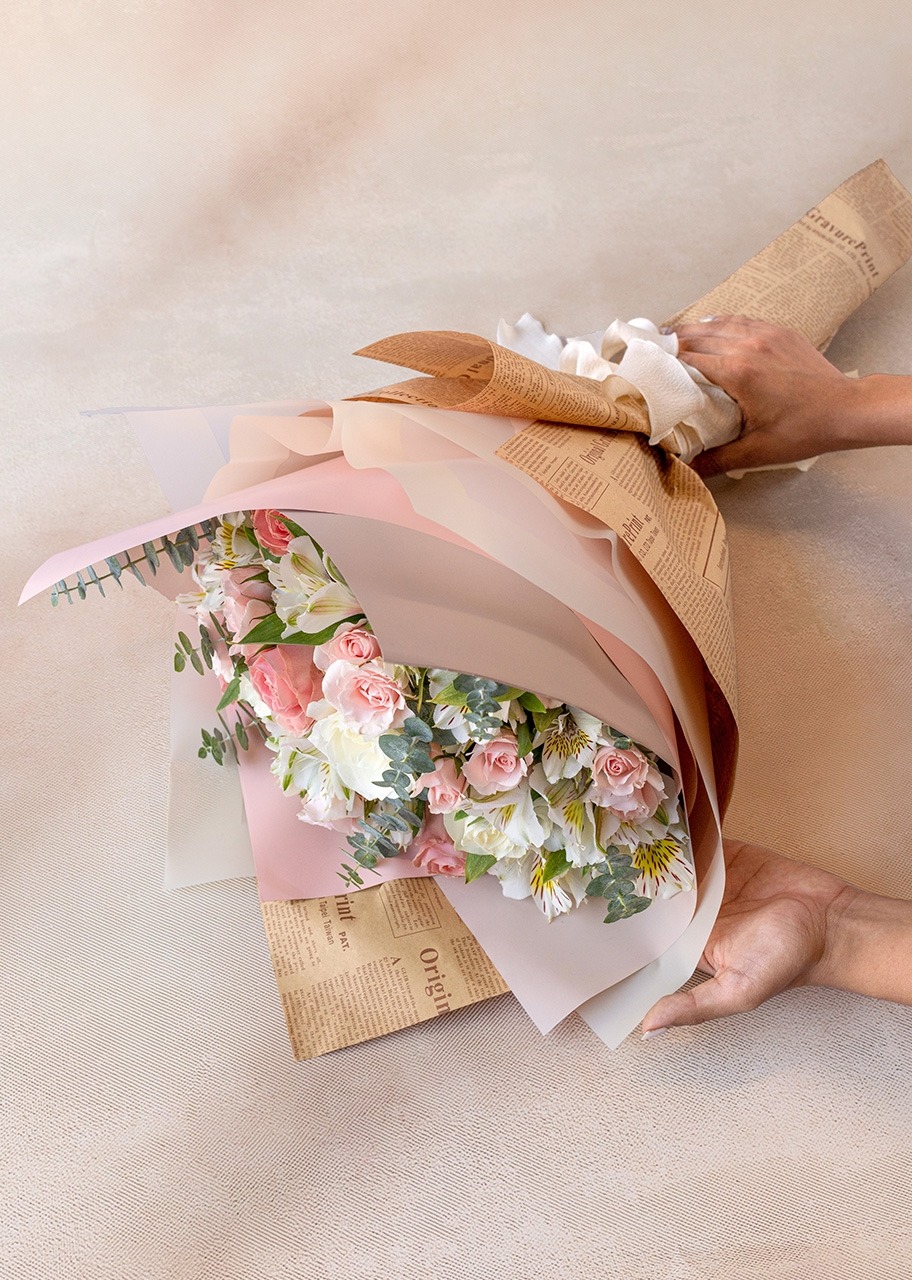 Imagen para Personaliza Mini Foto con Ramo de 8 Rosas - 3