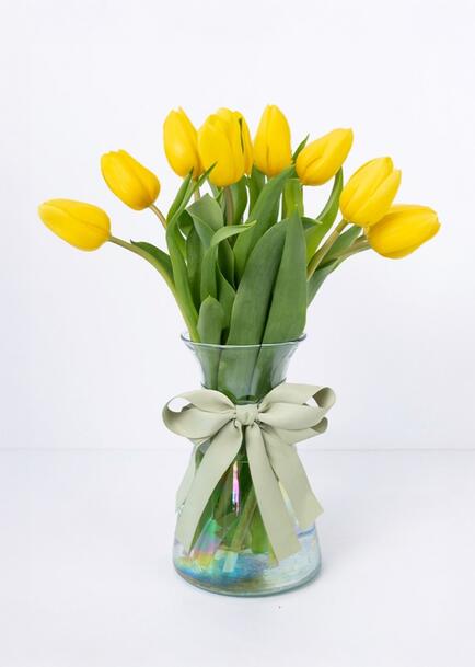 10 Tulipanes Amarillos en Jarrón
