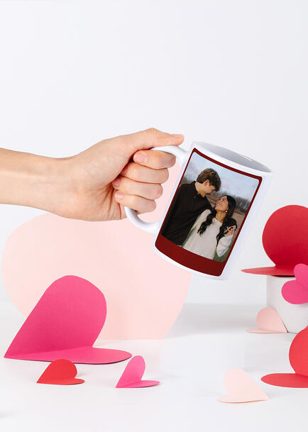 Personaliza Taza "Love is in the Air" 15oz