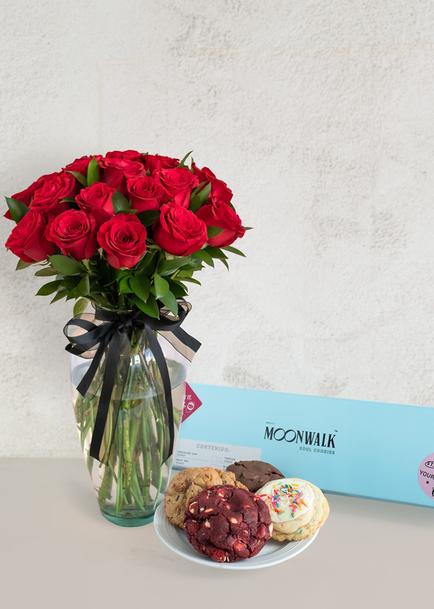 24 Rosas Rojas con Galletas Surtidas Moonwalk