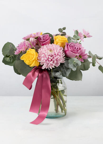 Arreglo de Margaritas con Rosas