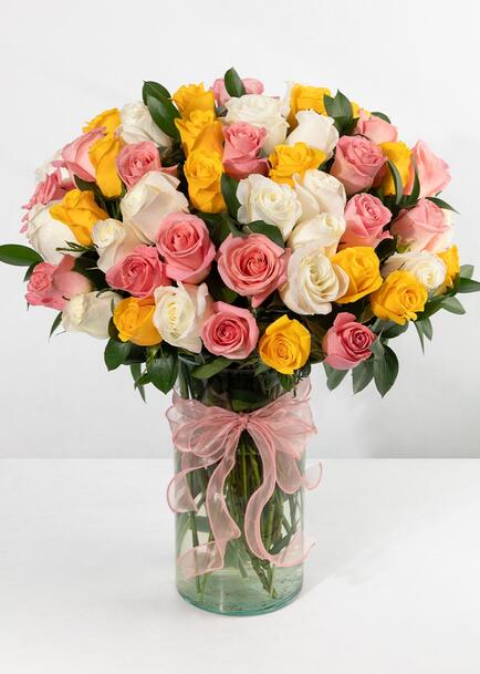 Arreglo 50 Rosas Combinadas