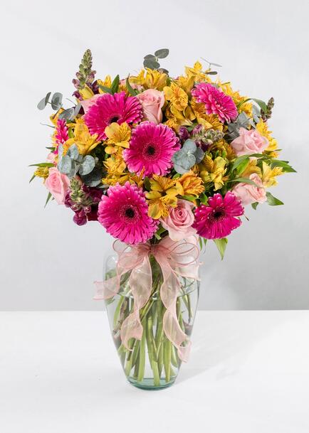 Arreglo de Gerberas Fucsia y Rosas