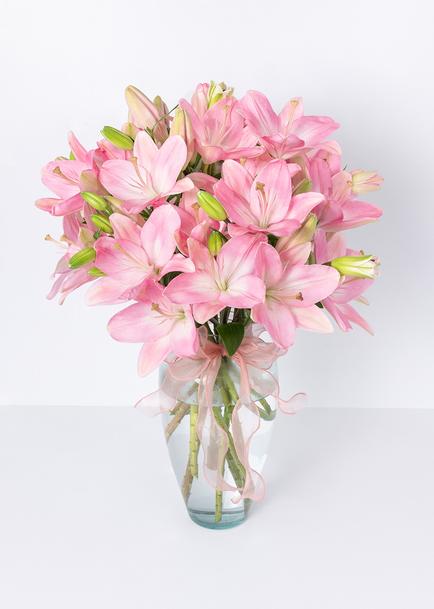 Arreglo de 15 Lily Rosas