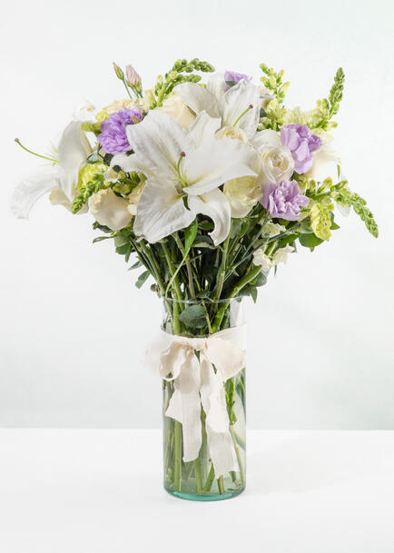 Arreglo de Casablancas y Rosas Blancas