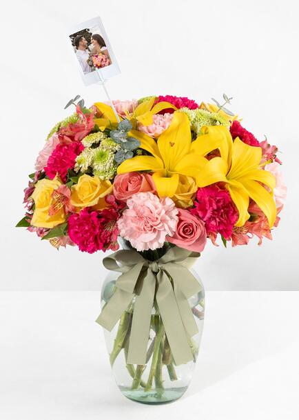 Arreglo de Claveles Rosas y Rosas con mini foto