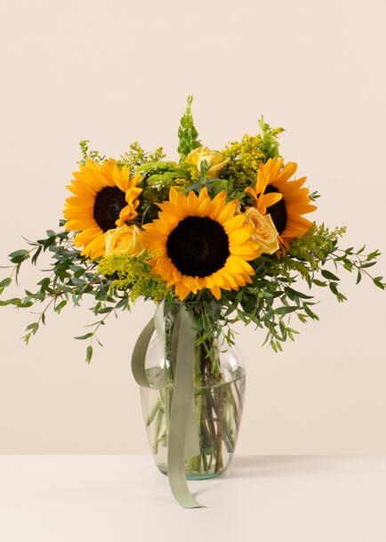 Arreglo de Girasoles con Rosas Amarillas