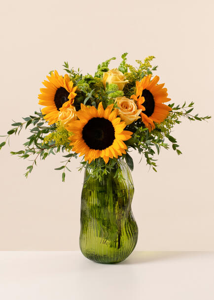 Arreglo de Girasoles con Rosas Amarillas