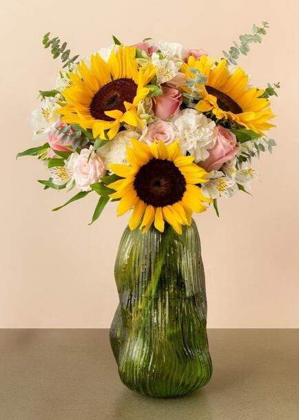 Arreglo de Girasoles y Rosas Rosa