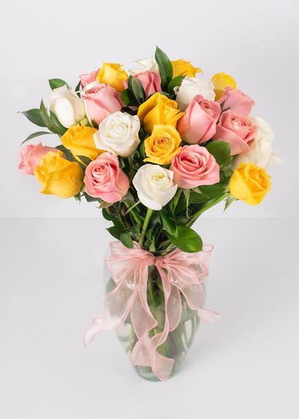 Arreglo de 24 Rosas Combinadas
