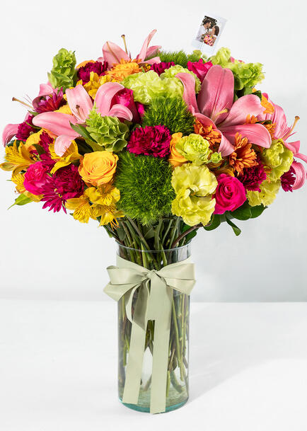 Arreglo de Rosas Naranja y Lilys Rosas con Mini Foto