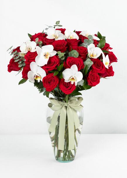 Arreglo de Rosas Rojas y Orqu&iacute;dea