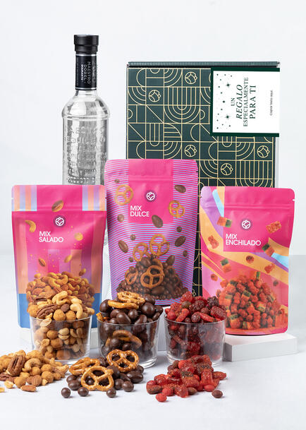 Caja Personalizada  Etiqueta con Tequila Dobel  y Botanas