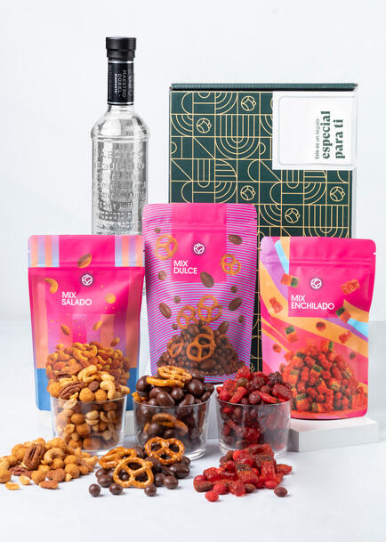 Canasta Regalo Especial  con Tequila Dobel y Botanas