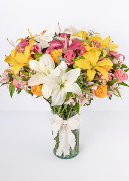 Euforia Floral con Combinación de Lilys