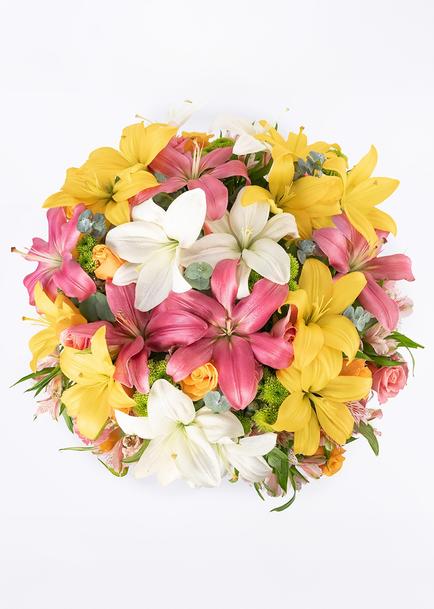 Euforia Floral en Ramo con Combinación de Lilys