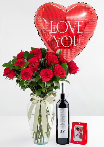 Kit 12 Rosas Rojas, Vino,Globo y Polaroid