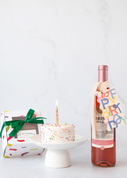 Kit Cumplea&ntilde;ero Pastel Vainilla La Divinata & Vino
