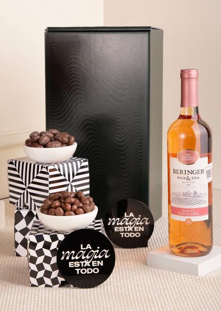 Kit con Vino y Botanas Dulces