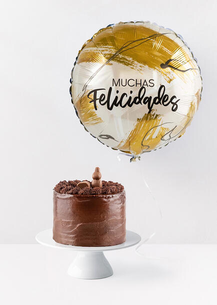 Pastel Conejito Turin La Divinata con Globo Muchas Felicidades