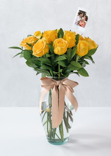 Personaliza 12 Rosas Amarillas con Mini Foto