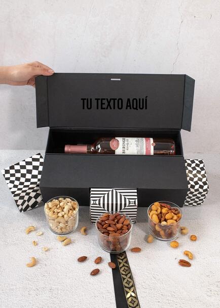 Personaliza Regalo con Vino Rosado y Botanas