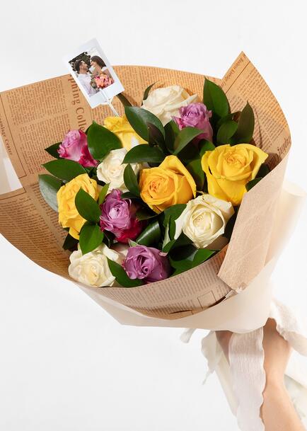 Ramo de 12 Rosas de Colores con mini foto