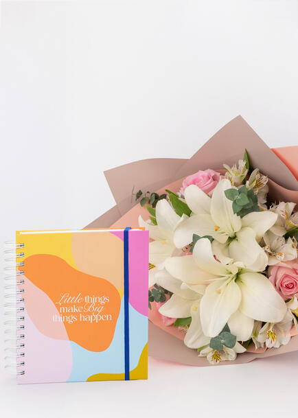 Ramo de Rosas y Lilys con Agenda 2026