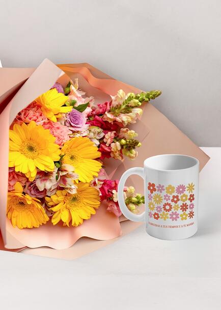 Personaliza taza diseño "Confia en ti" de 15oz y Ramo de Gerberas Amarillas