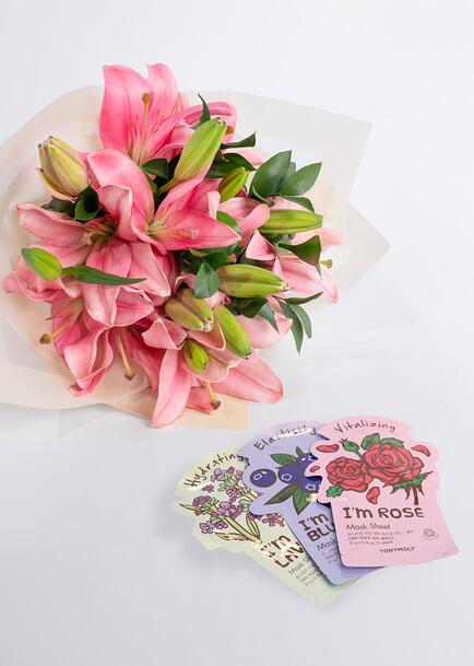 Trío de Mascarillas Tonymoly con Ramo de Lily Rosas