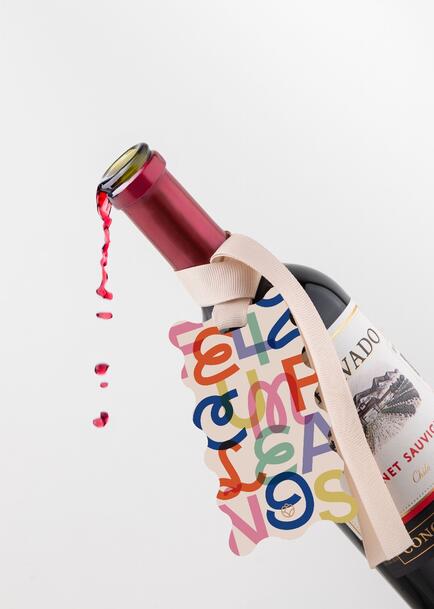 Vino con Distintivo Feliz Cumpleaños