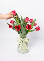 Imagen preview para 10 Tulipanes Rojos en Jarrón - 2
