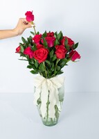 Imagen preview para Arreglo de 12 Rosas Rojas y Fucsia - 2