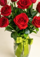 Imagen preview para 12 Rosas rojas en jarrón - 3