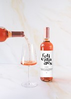 Imagen preview para Personaliza Vino Beringer con etiqueta "Felicidades" - 3