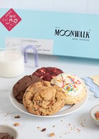 Imagen preview para 24 Rosas Rojas con Galletas Surtidas Moonwalk - 2