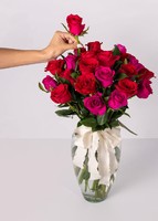 Imagen preview para Arreglo de 24 Rosas Rojas y Fucsia - 2