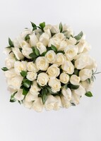 Imagen preview para 50 Rosas Blancas en jarrón con mini foto - 2