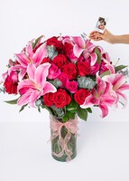 Imagen preview para Amor con Rosas y Stargazer en Jarrón y mini foto - 1