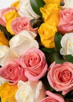 Imagen preview para Arreglo 50 Rosas Combinadas - 4