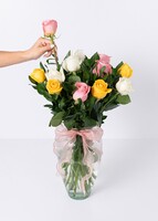 Imagen preview para Arreglo de 12 Rosas Combinadas - 2