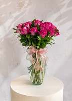 Imagen preview para Arreglo de 18 Rosas Fucsia - 1