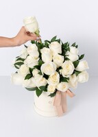 Imagen preview para Arreglo de 24 Rosas Blancas - 2