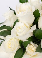 Imagen preview para Arreglo de 24 Rosas Blancas - 4