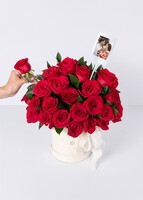 Imagen preview para Arreglo de 24 Rosas Rojas con Mini Foto - 4