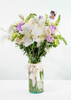 Imagen preview para Arreglo de Casablancas y Rosas Blancas con Mini Foto - 1