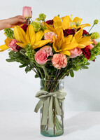 Imagen preview para Arreglo de Lilys Amarillas y Rosas con Mini Foto - 2