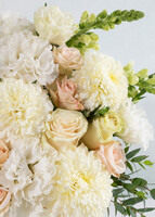 Imagen preview para Arreglo de Rosas y Lisianthus Blancos con Mini Foto - 3