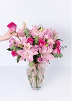 Imagen preview para Arreglo de Rosas y Lilys Fucsia - 2